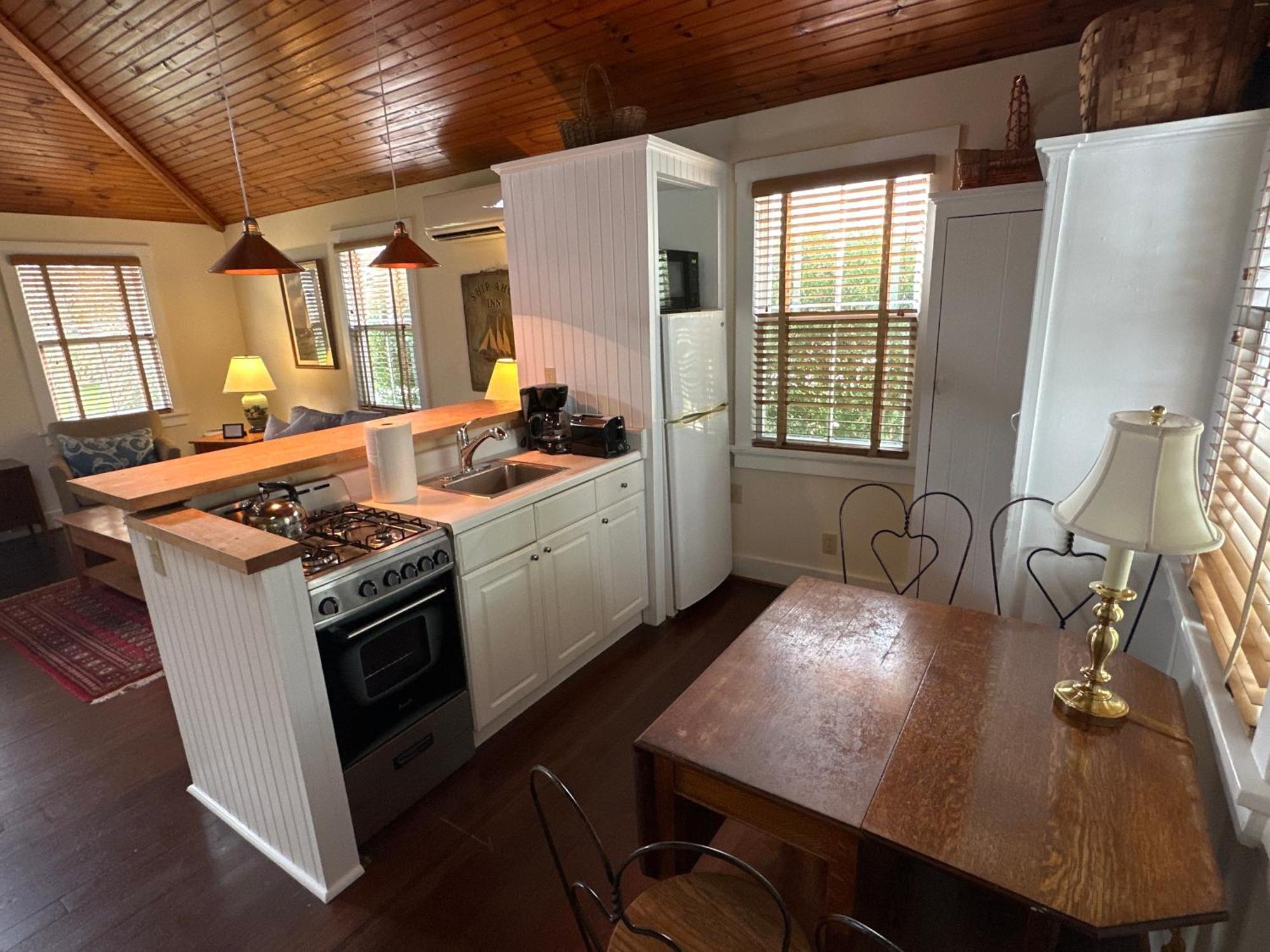 The 1708 House Bed & Breakfast Southampton Bagian luar foto