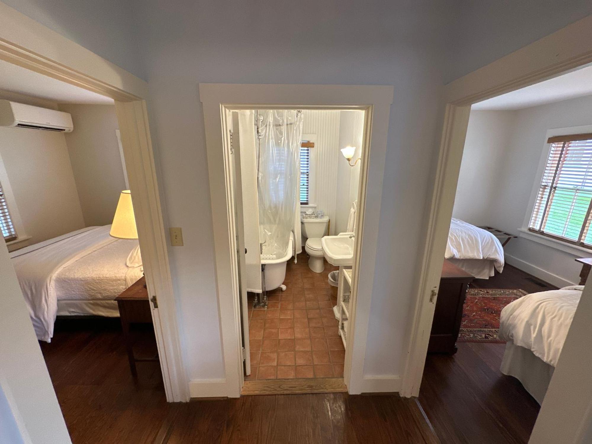 The 1708 House Bed & Breakfast Southampton Bagian luar foto