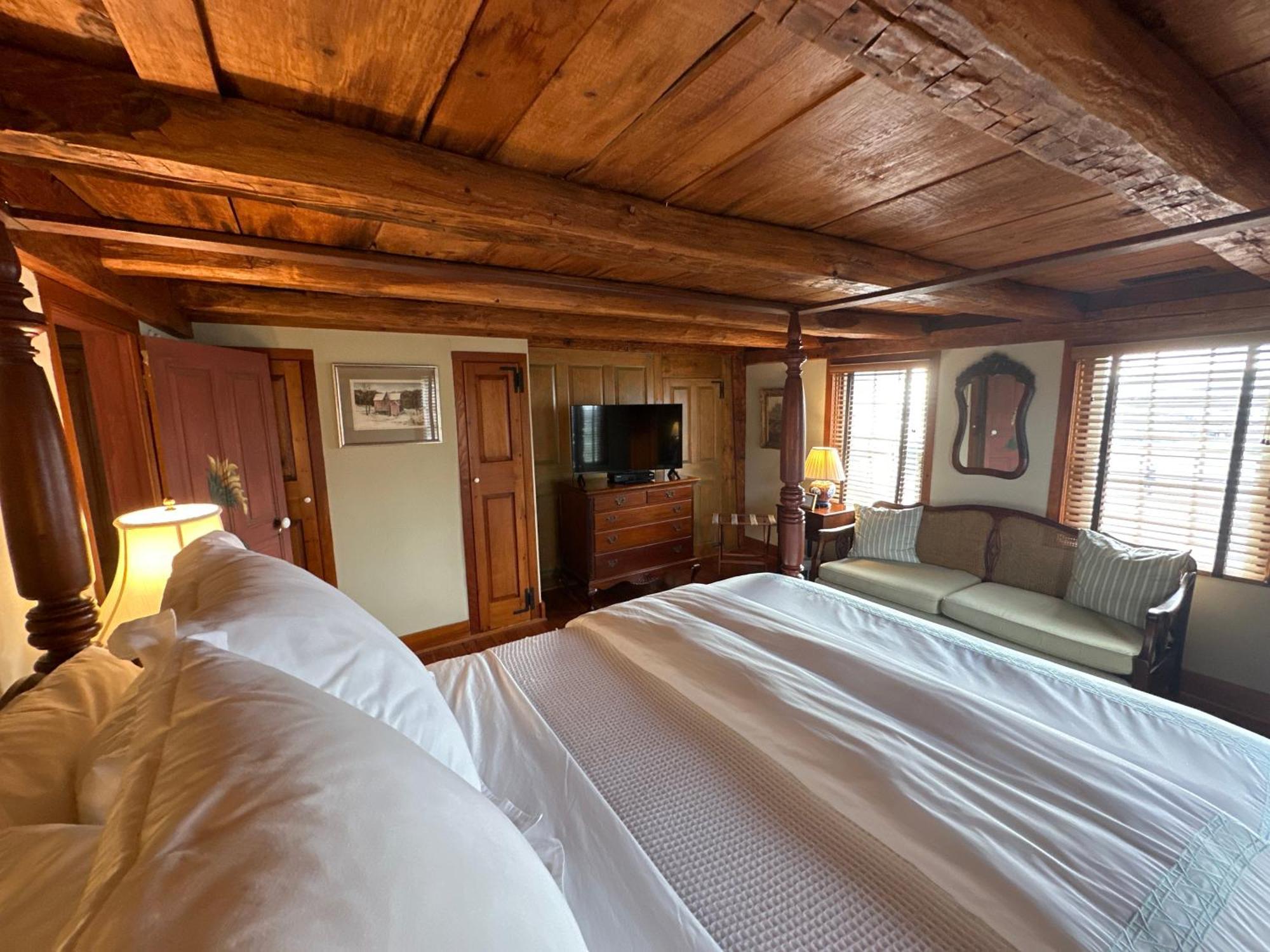 The 1708 House Bed & Breakfast Southampton Bagian luar foto