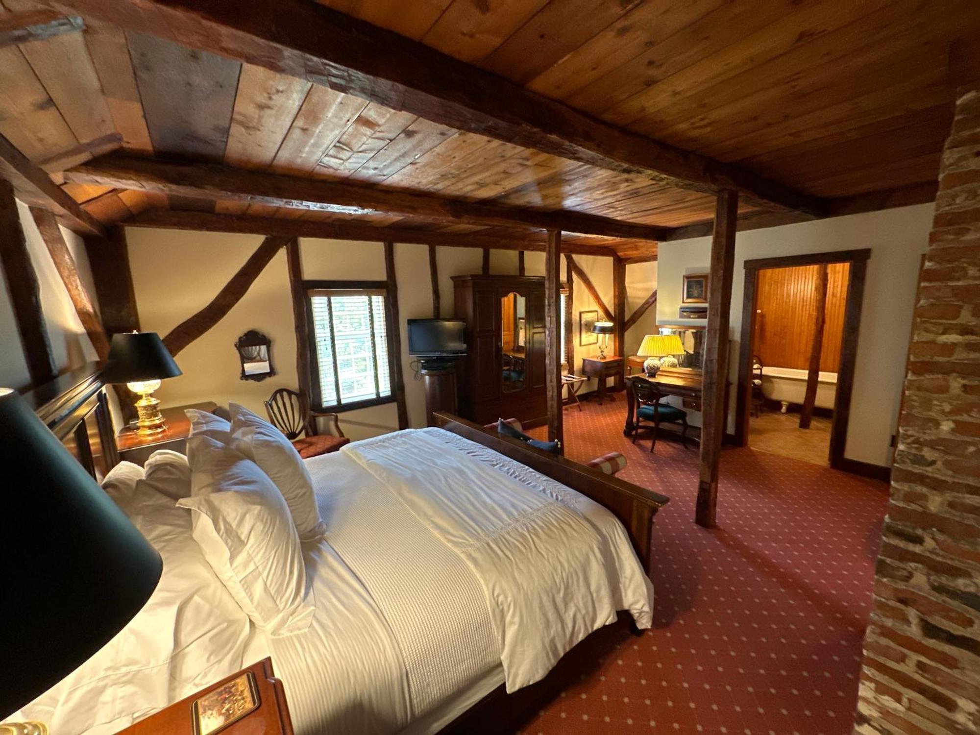 The 1708 House Bed & Breakfast Southampton Bagian luar foto