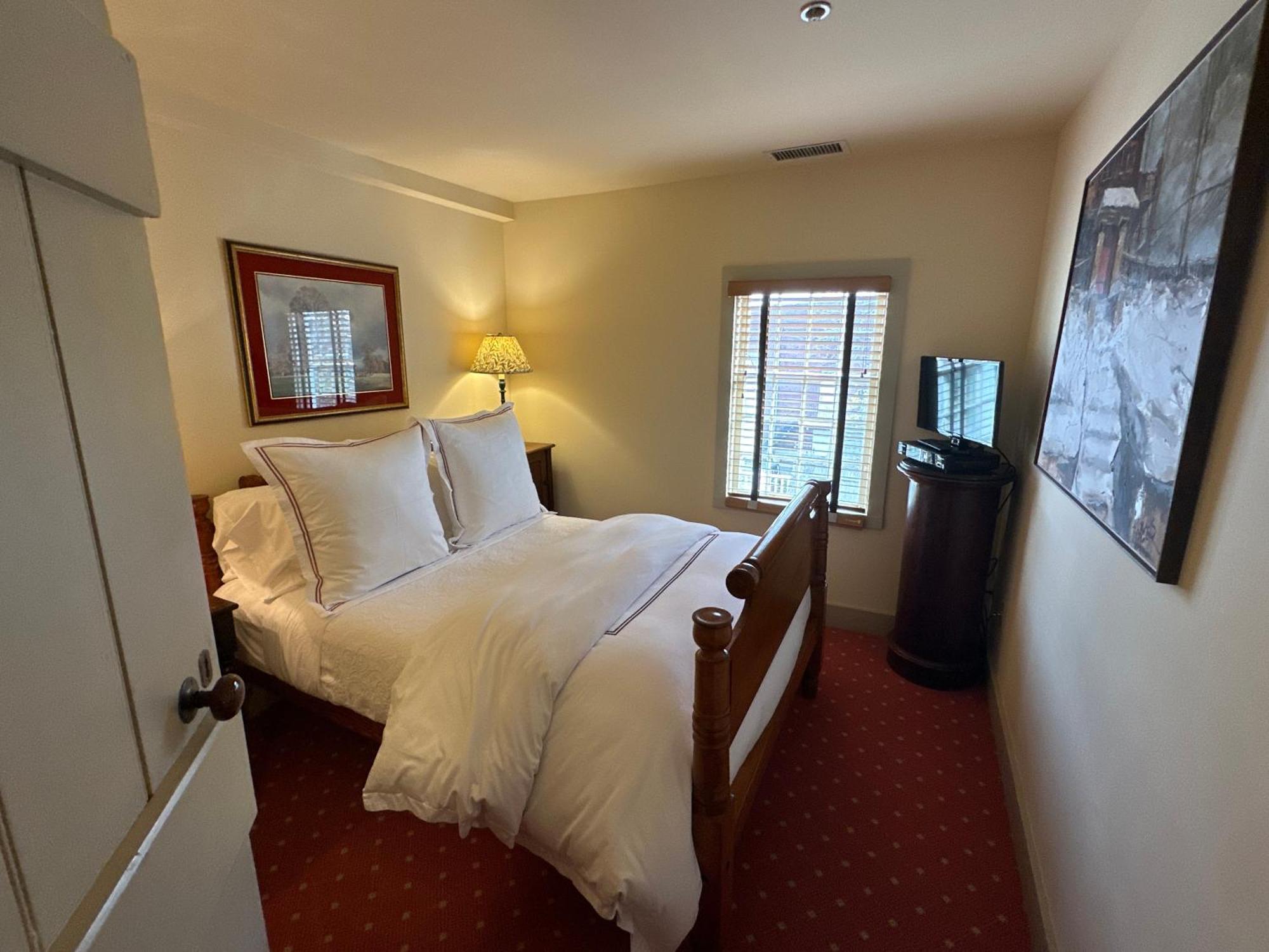The 1708 House Bed & Breakfast Southampton Bagian luar foto