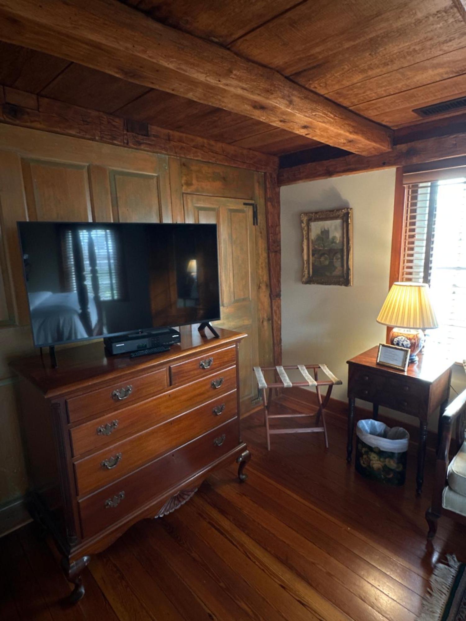 The 1708 House Bed & Breakfast Southampton Bagian luar foto