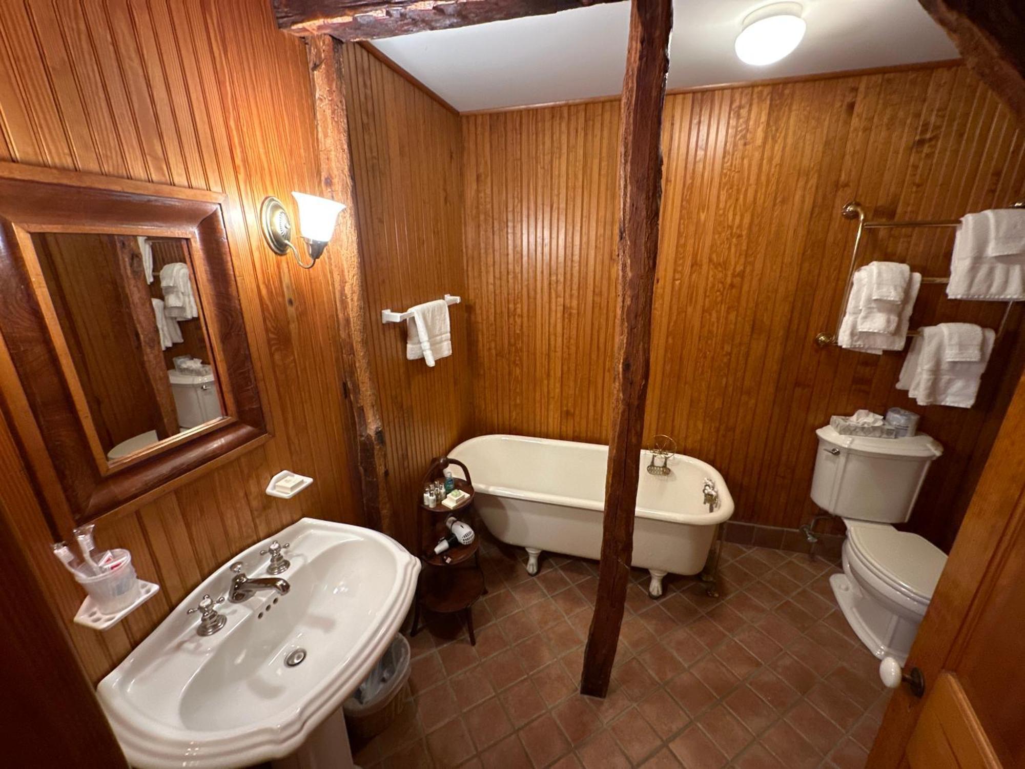 The 1708 House Bed & Breakfast Southampton Bagian luar foto