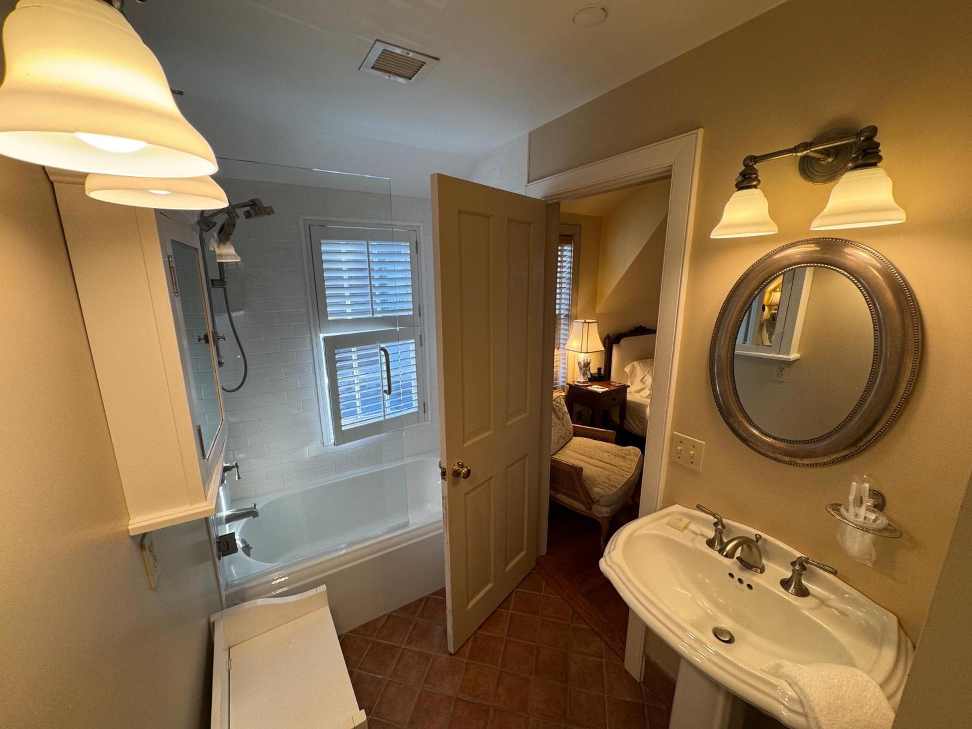 The 1708 House Bed & Breakfast Southampton Bagian luar foto